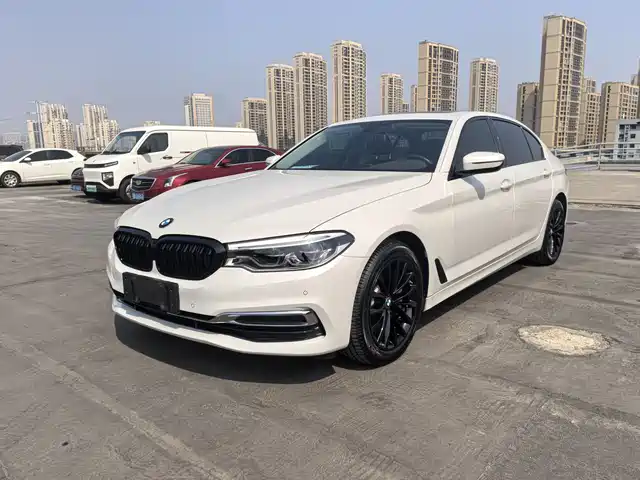 BMW 5 SERIES