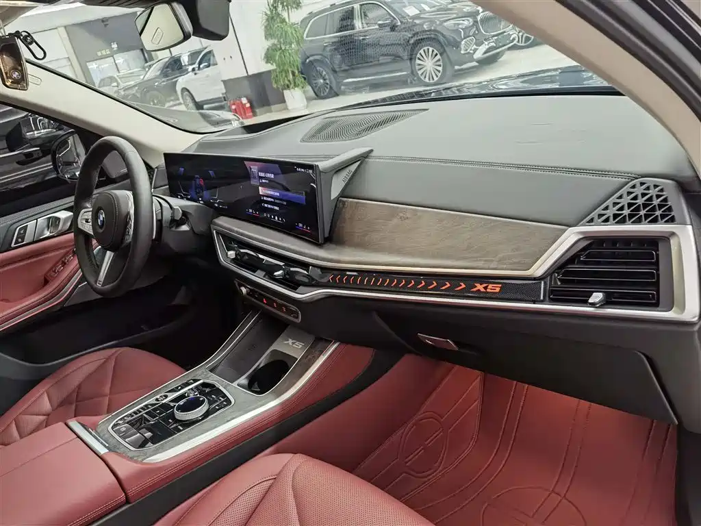 BMW X5 2023 xDrive 30Li Premium M Sport Package фото 17
