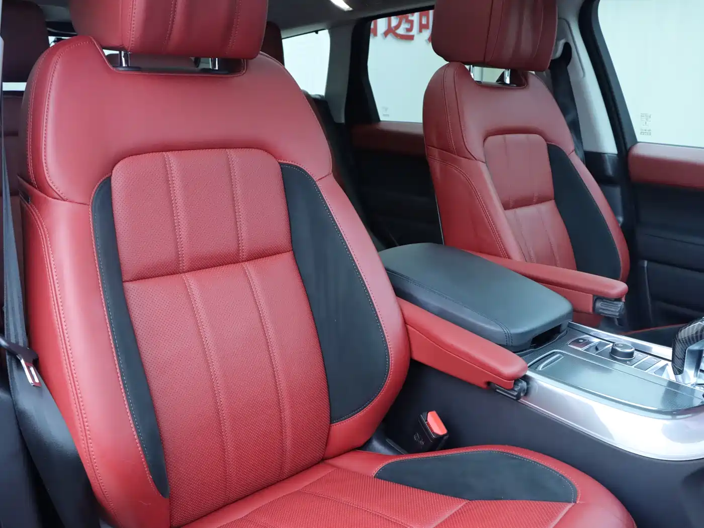 Land Rover Range Rover Sport 2022 3.0 L6 Gloss Black Edition фото 10