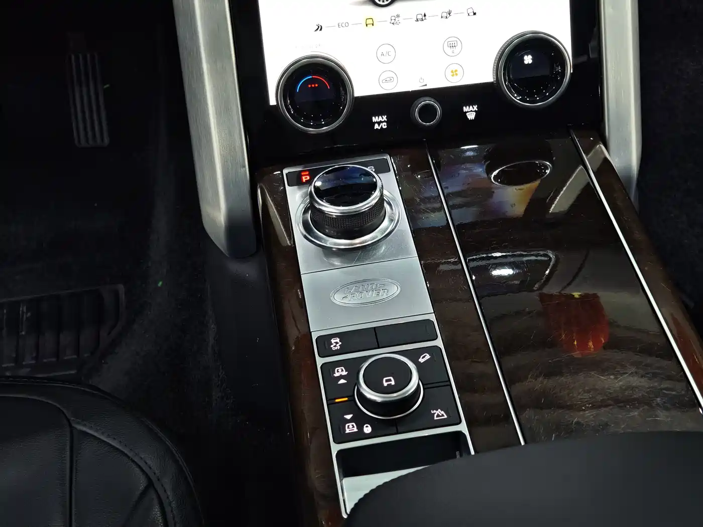 Land Rover Range Rover 2021 3.0 L6 Golden Age Edition фото 16