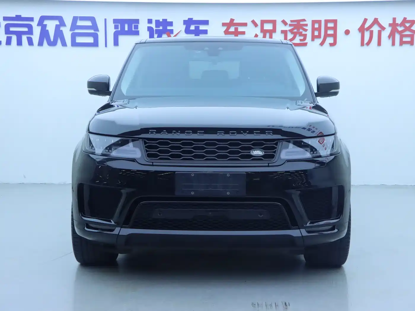 Land Rover Range Rover Sport 2022 3.0 L6 Gloss Black Edition фото 3