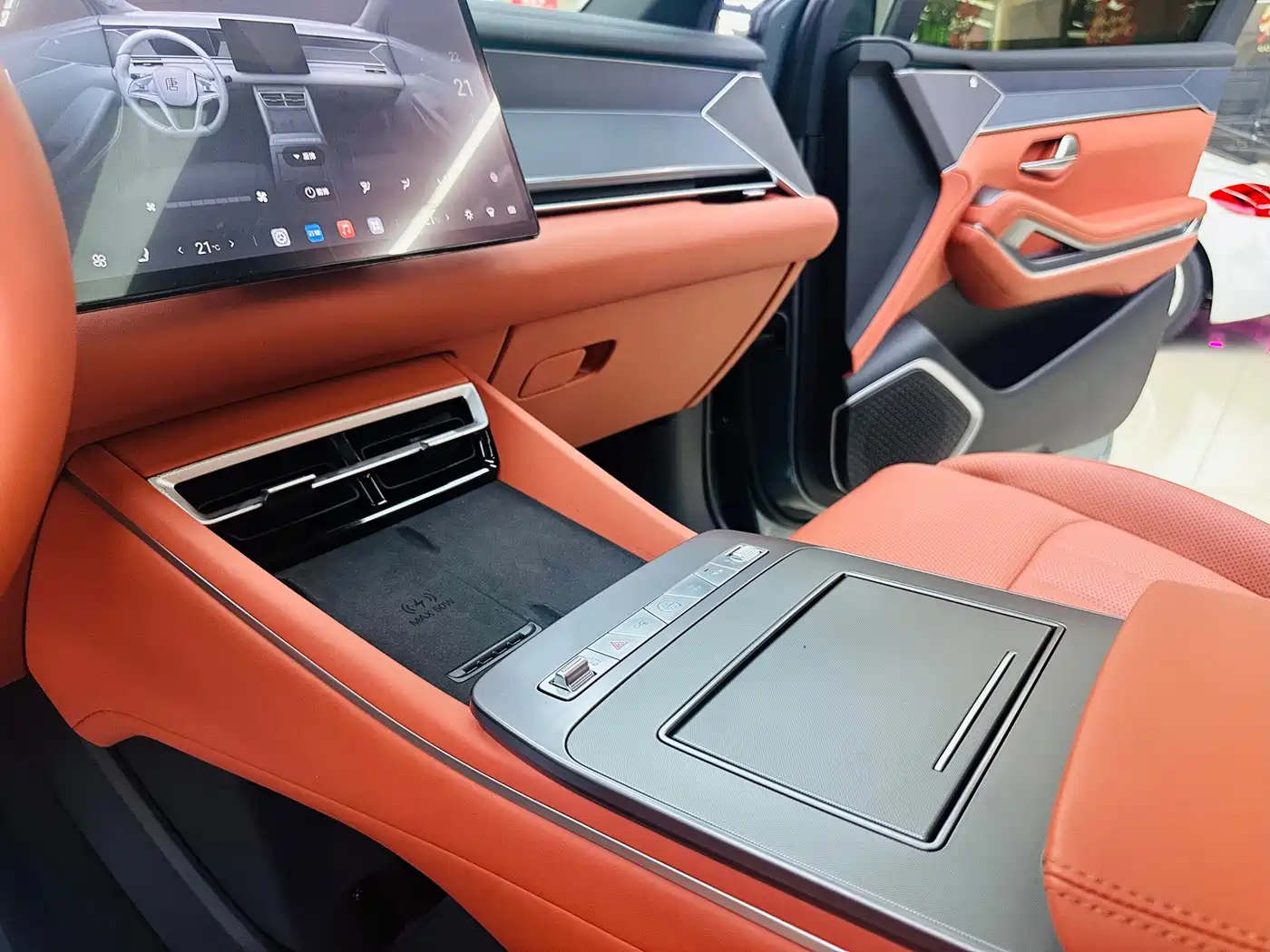 BYD Tang L 2025 2025 DM 175KM Drone Player Edition
