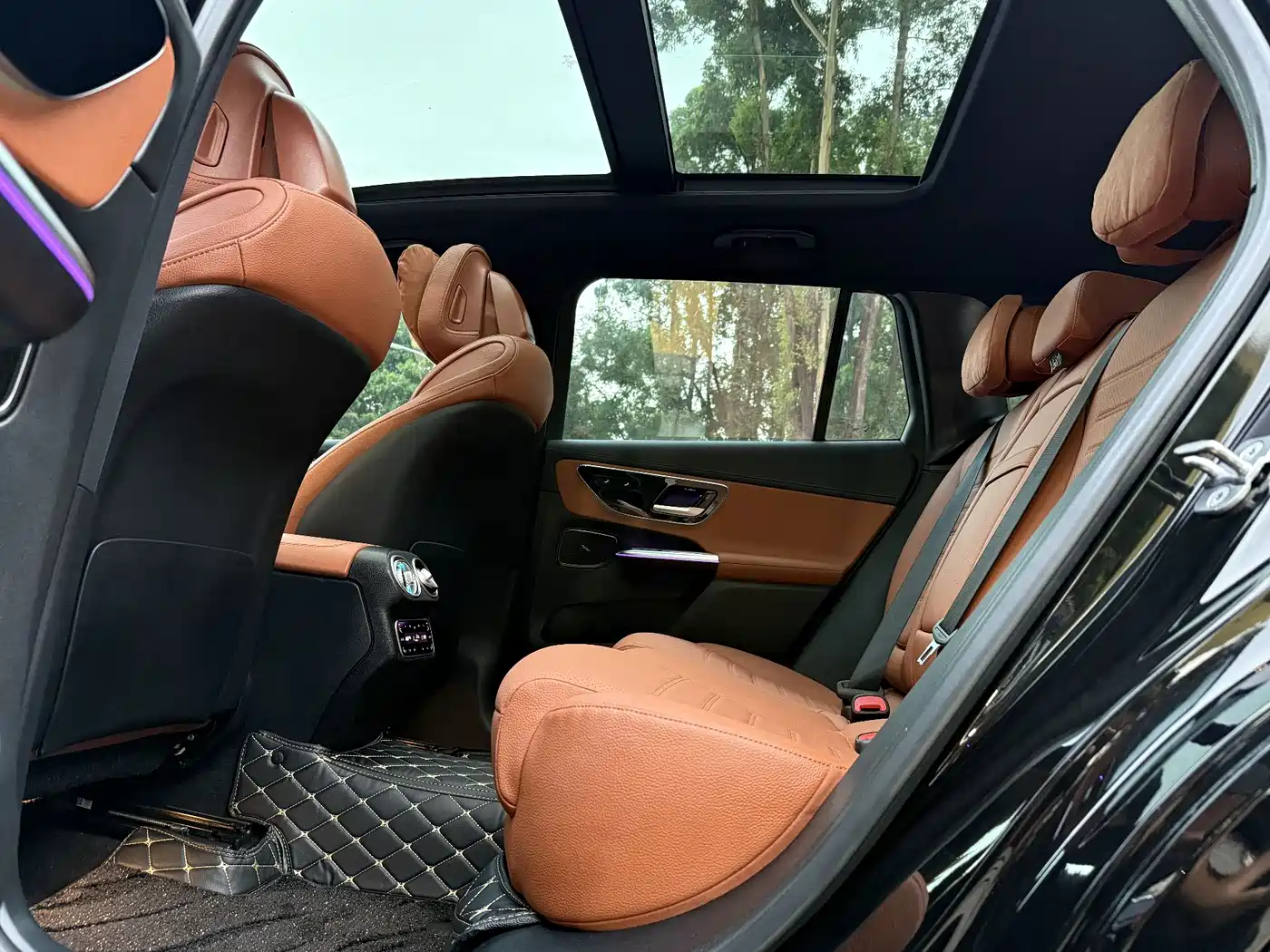 Mercedes-Benz GLC 2024 GLC 260 L 4MATIC Luxury 5-seater фото 8