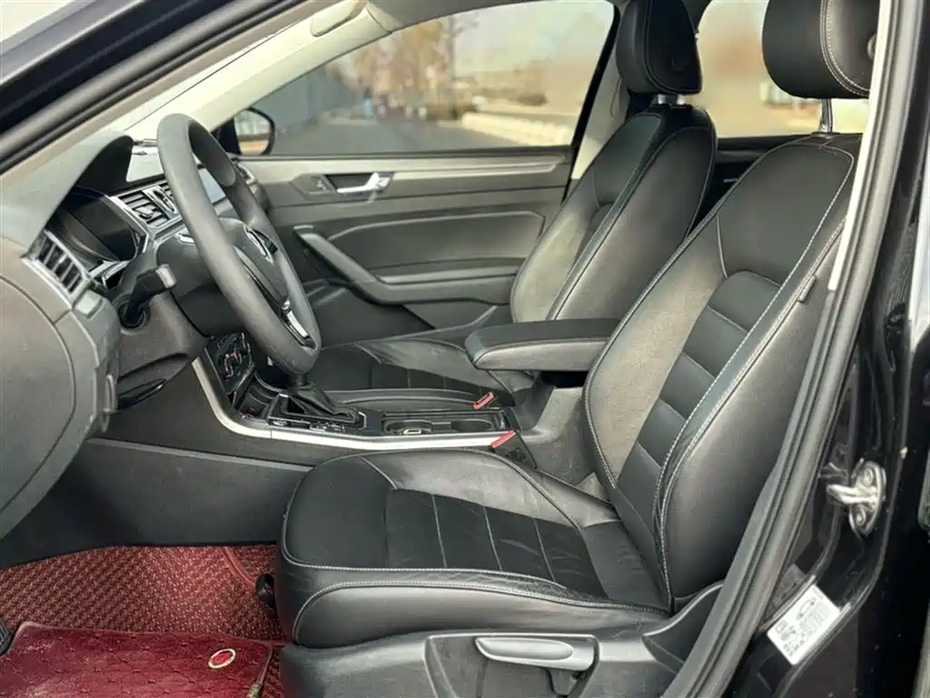 Фото 20 - Volkswagen Passat