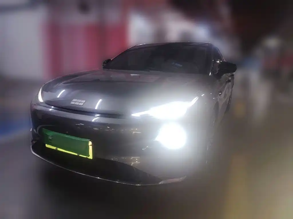 Geely Galaxy Galaxy Xingyao 8 2025 2025 Model 130km EM-i Flagship Edition