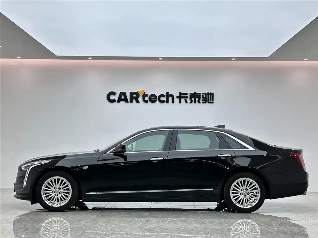 CADILLAC CT6
