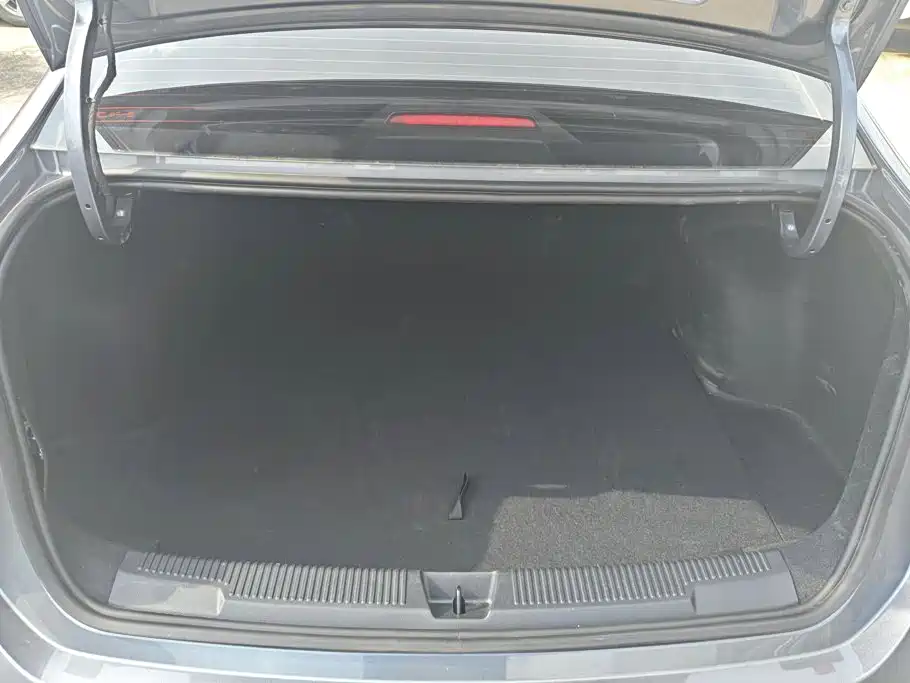 2026 Roewe i5