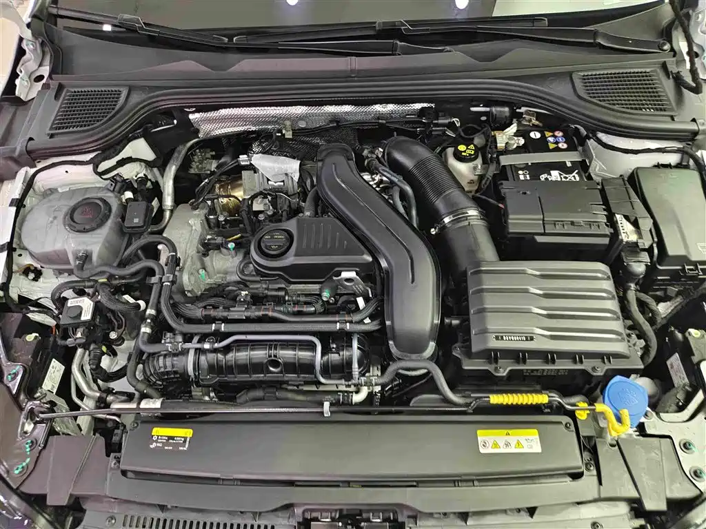 Volkswagen Golf 2025 2025 300TSI Pro