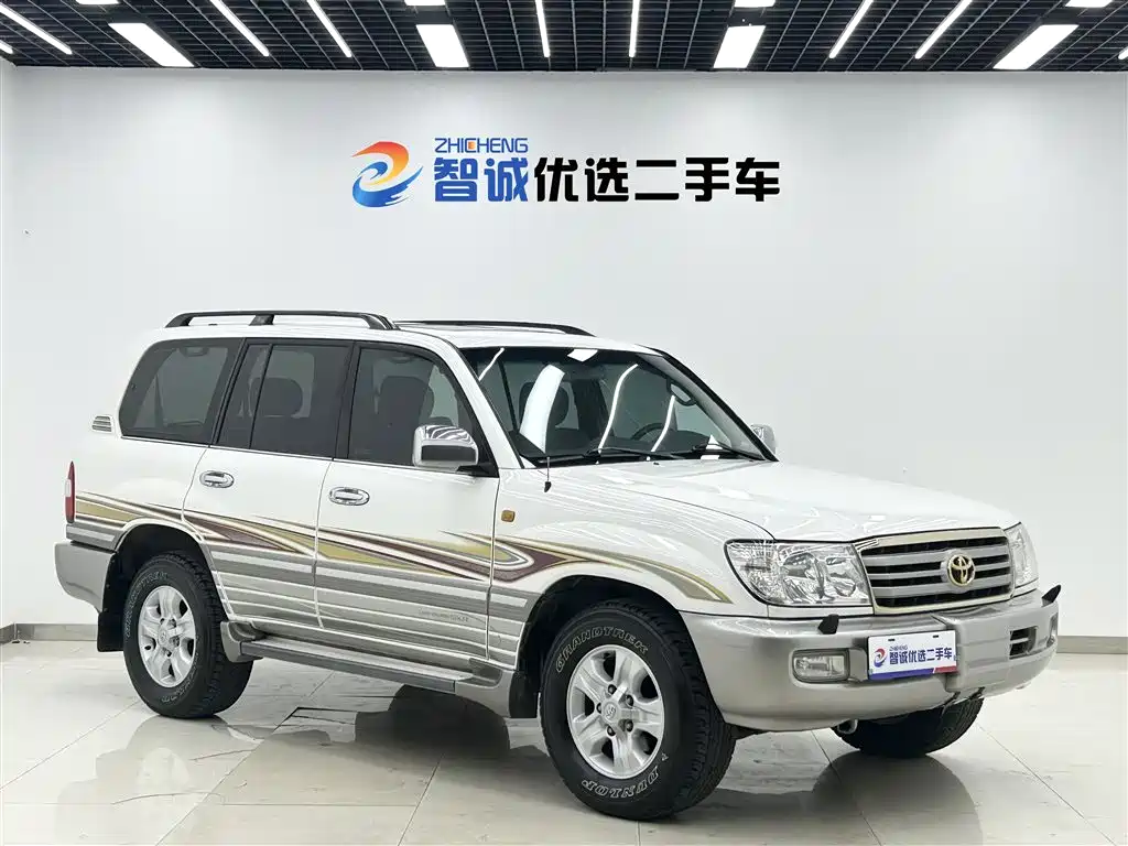 Toyota Land Cruiser 2005 Model 4.7L Automatic GX-R Luxury DVD Edition фото 4