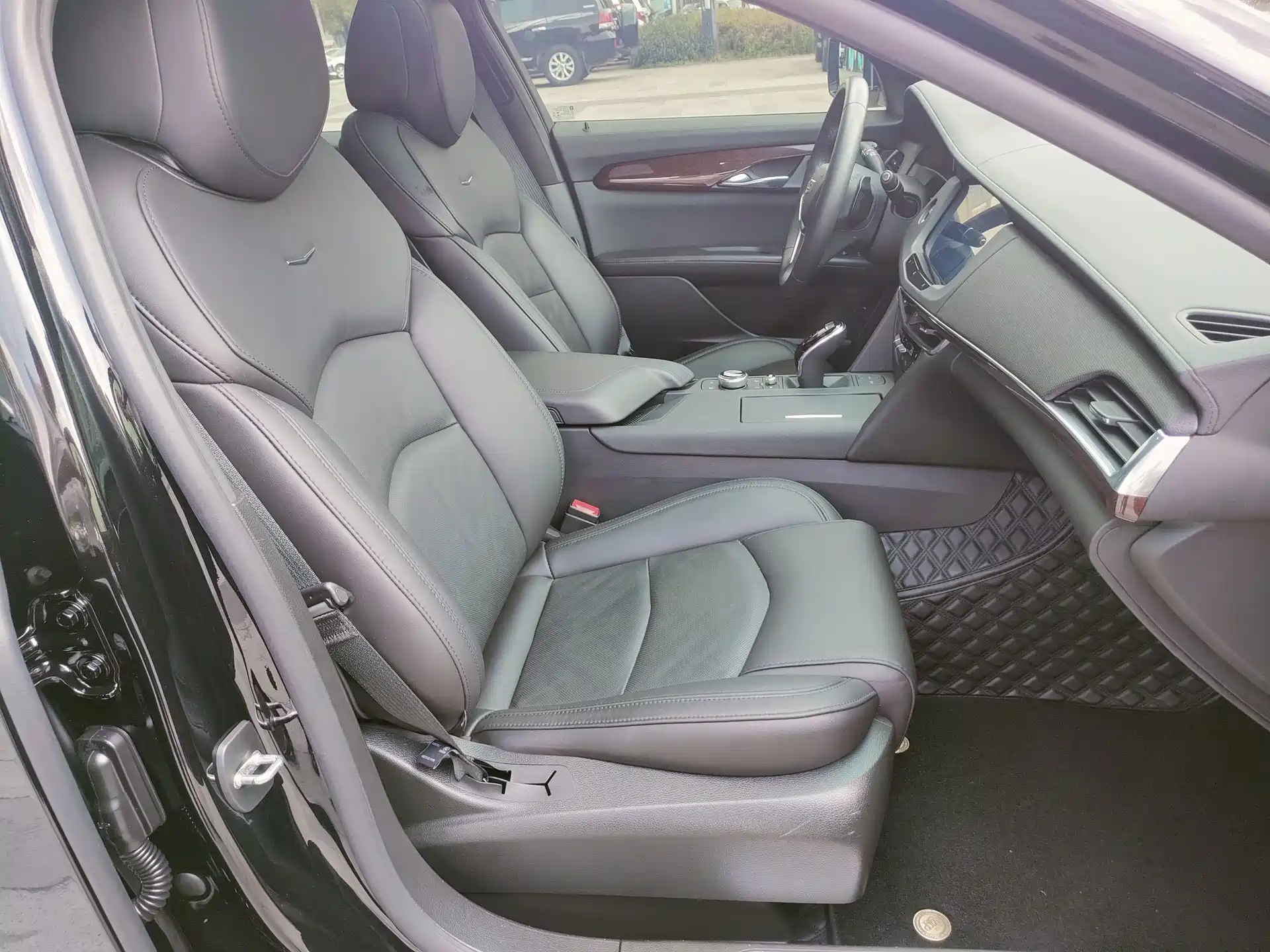 Фото 31 - Cadillac CT6