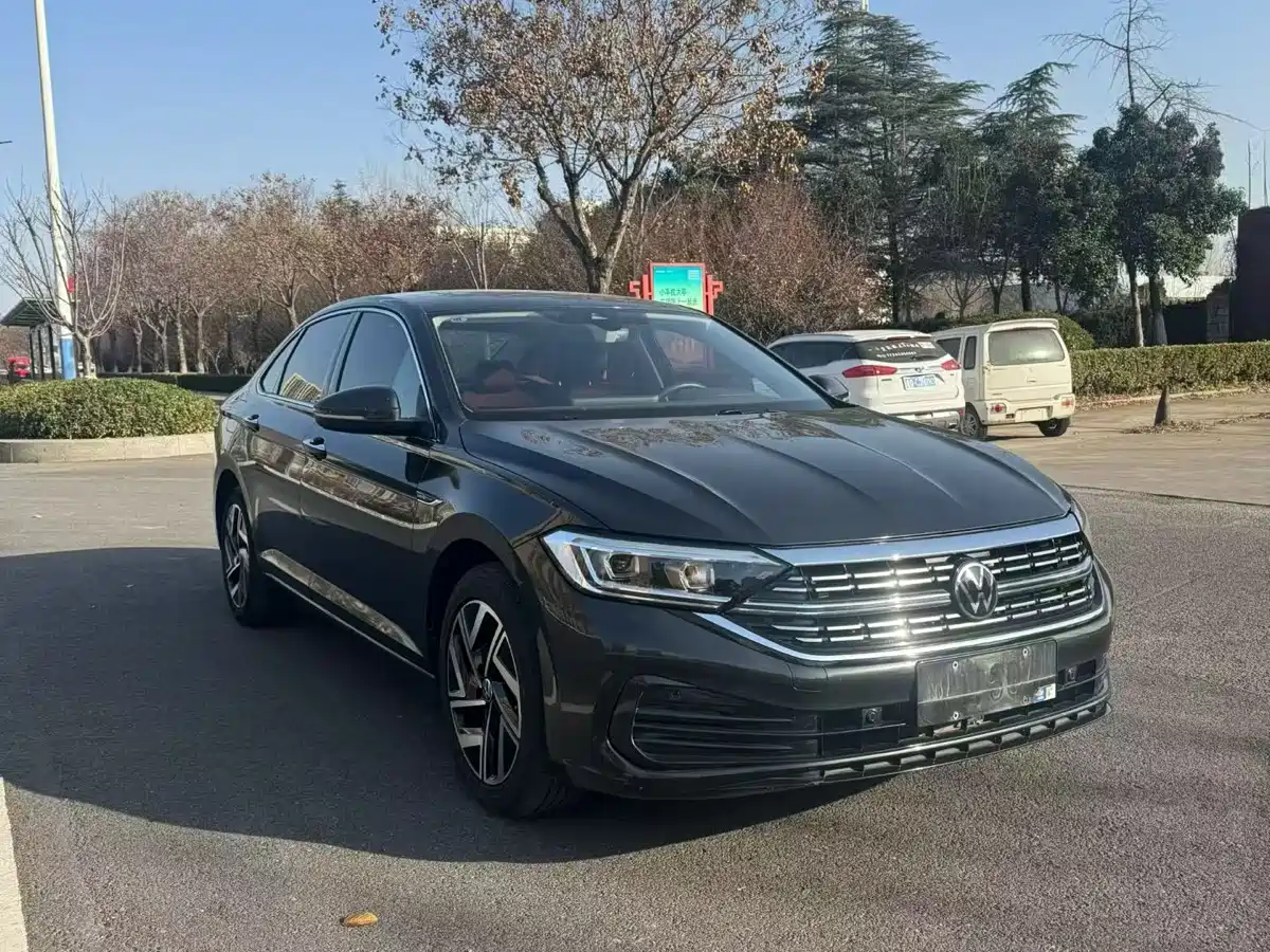 Volkswagen Sagitar 2023 Model Year 200TSI DSG Surpass Edition фото 3