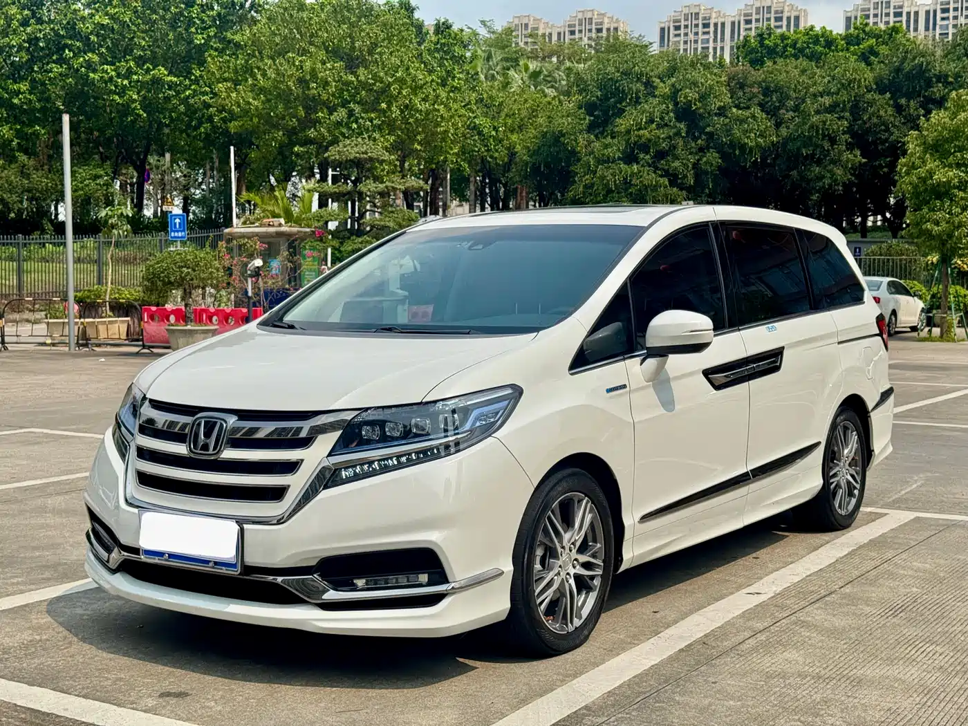 Honda Elysion 2019 2.0L Hybrid Luxury Edition