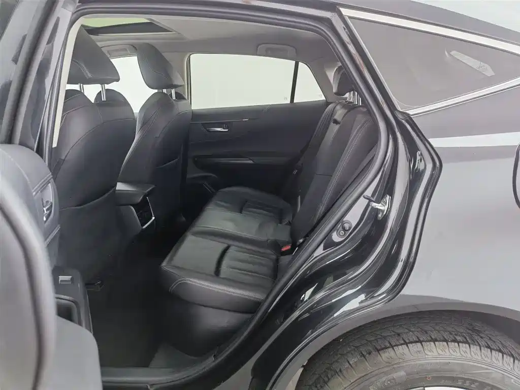 Toyota Lingfang HARRIER 2022 Hybrid 2.5L CVT 2WD Luxury Edition фото 15