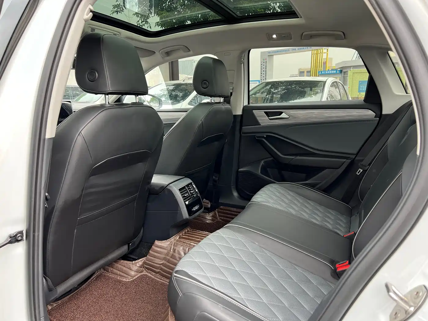 Volkswagen Sagitar 2024 300TSI DSG Surpass Edition фото 18