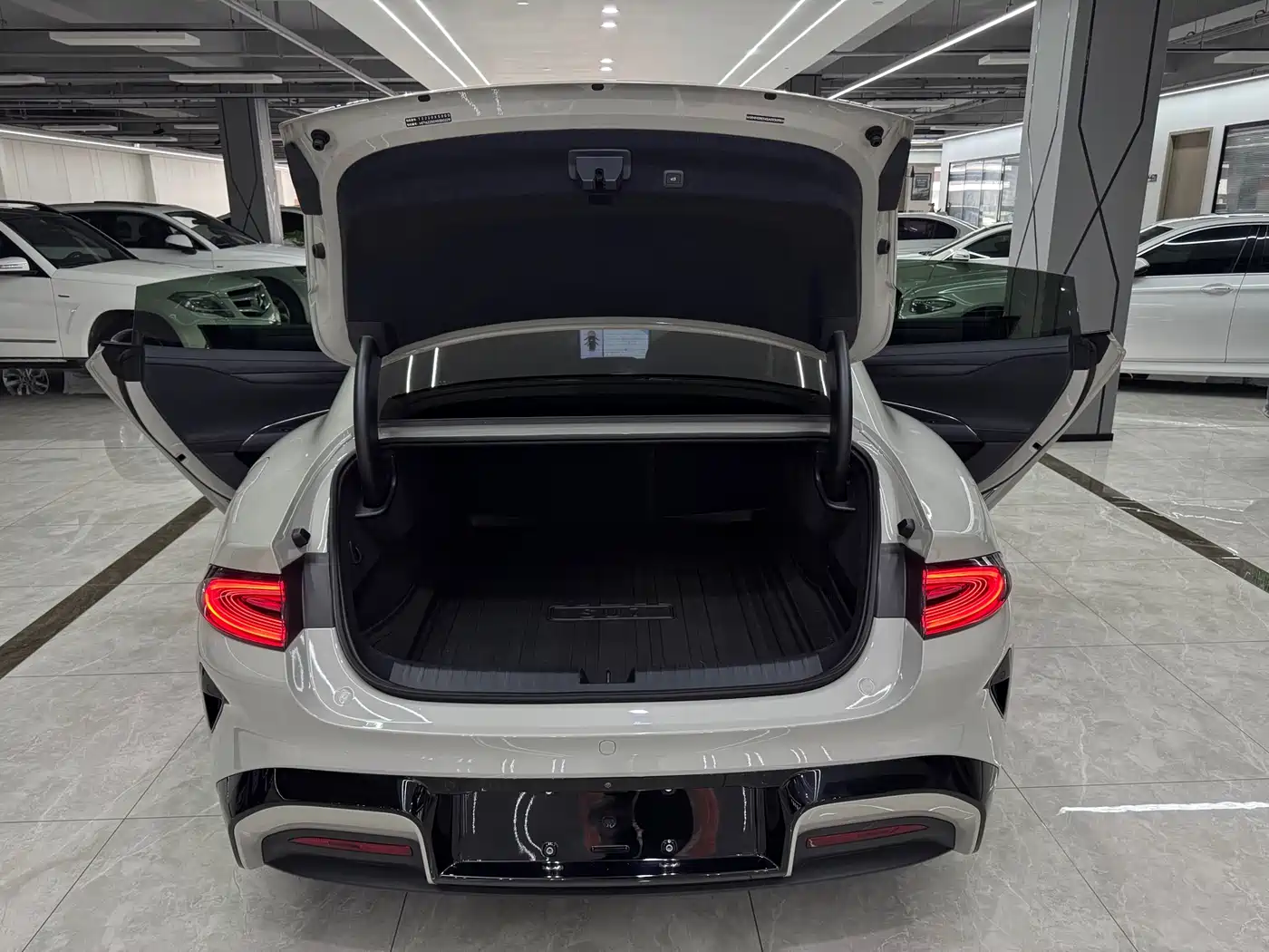 XIAOMI CAR XIAOMI SU7