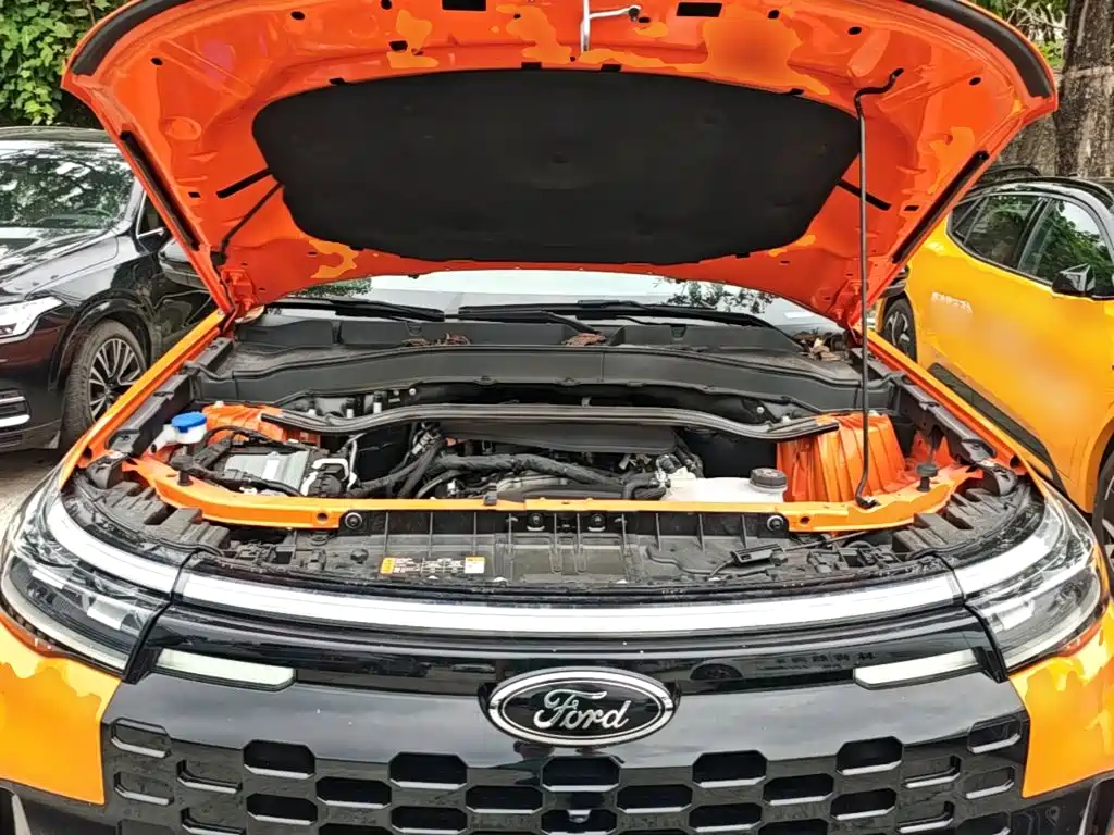 Photo 16 - Ford Explorer