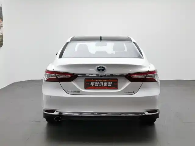 Toyota Camry 2023 Hybrid 2.5HG Luxury Edition — фото 4