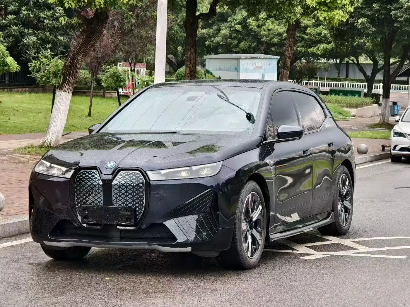 BMW iX