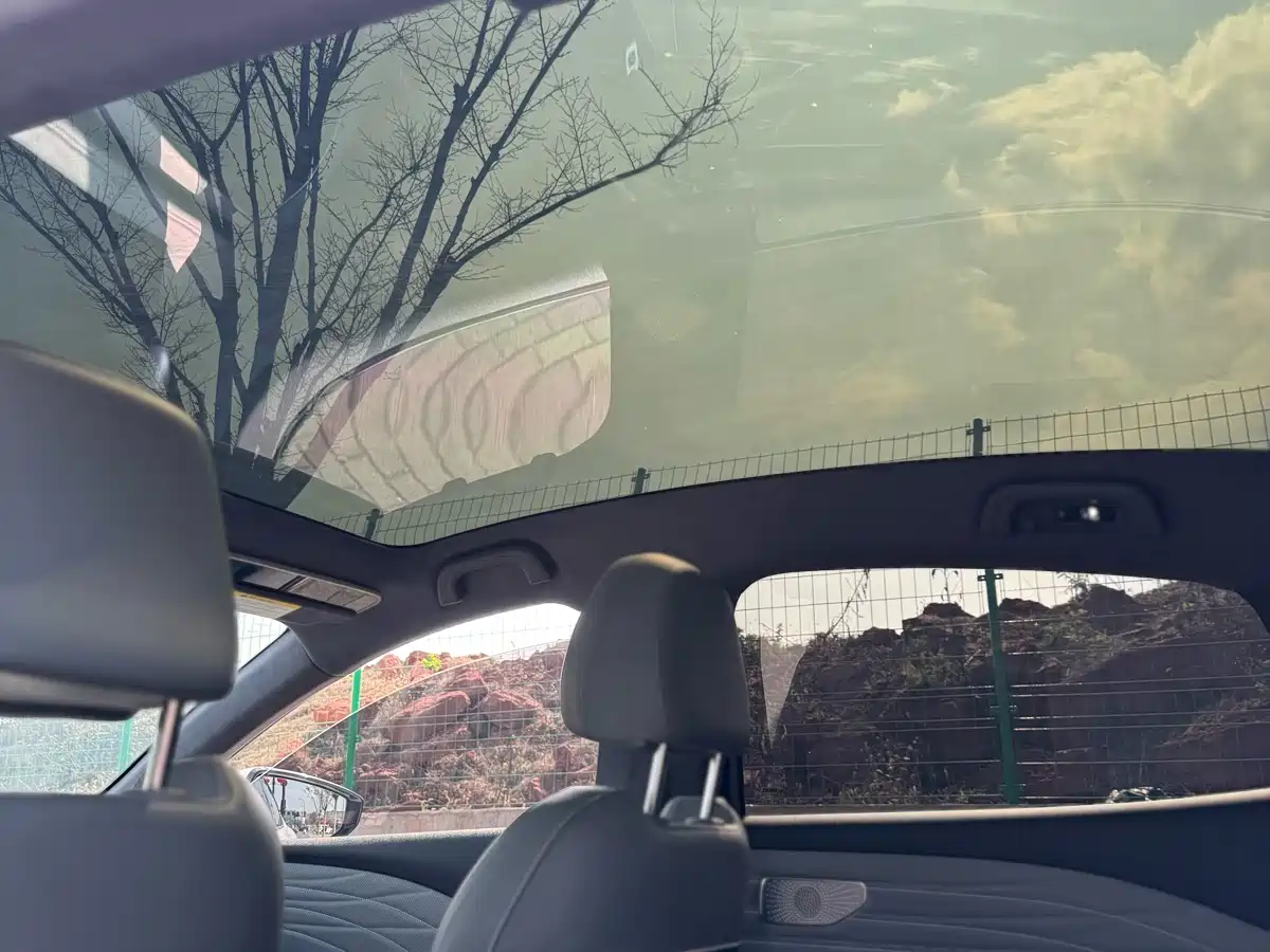 GEELY GALAXY GALAXY E8