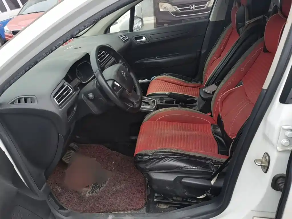 صورة 15 - Citroën C4 C-Quatre