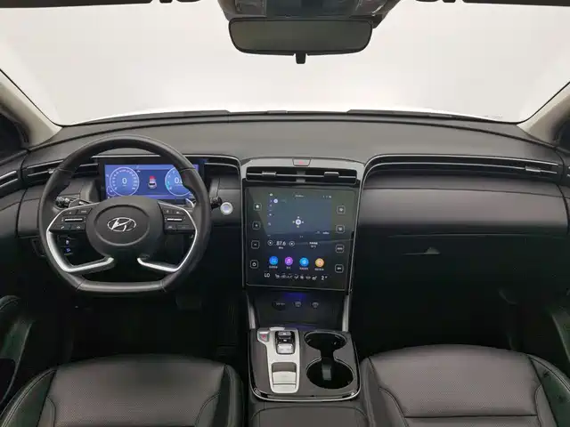 Hyundai Tucson 2021 Tucson L 1.5T AWD LUX Premium Edition — фото 5