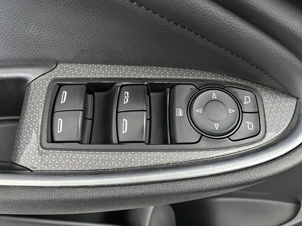 Фото 9 - Chevrolet Malibu XL