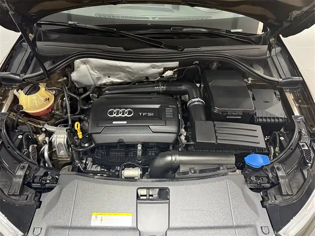 Фото 8 - Audi Q3