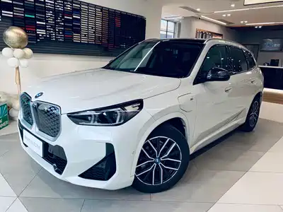 BMW iX1