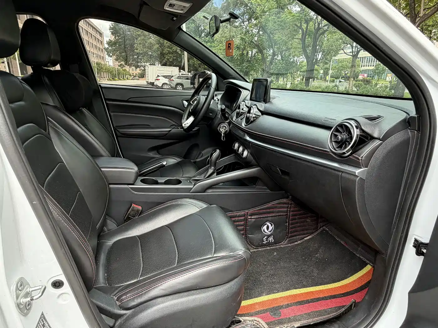 Dongfeng Fengguang Fengon 500 2021 2021 1.5L CVT Comfort