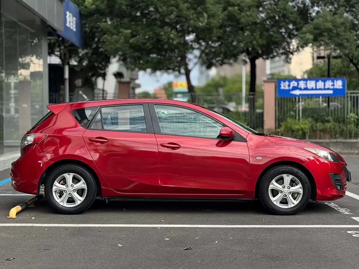 Mazda Mazda3 (Import) 2011 2010 Hatchback 1.6 Manual Comfort