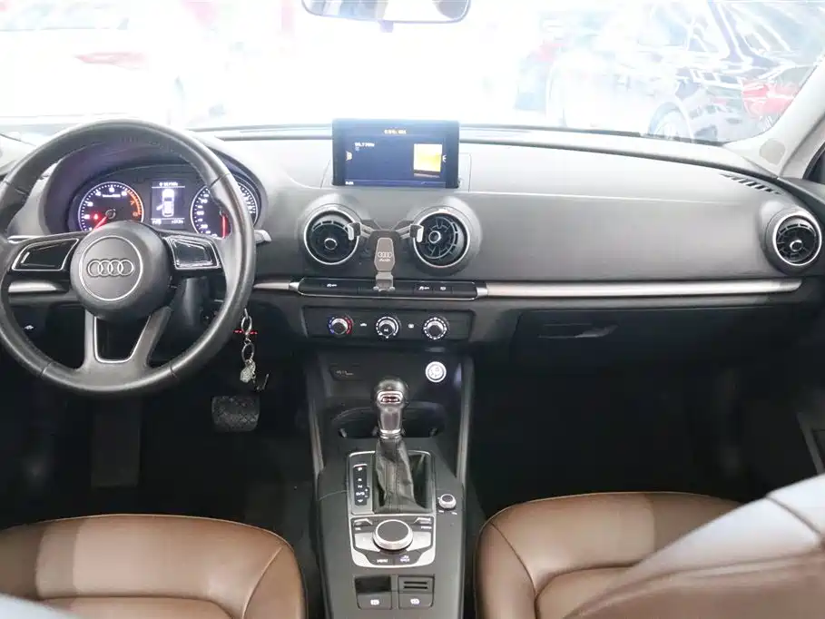Audi A3 2017 Sportback 35 TFSI Progressive фото 5