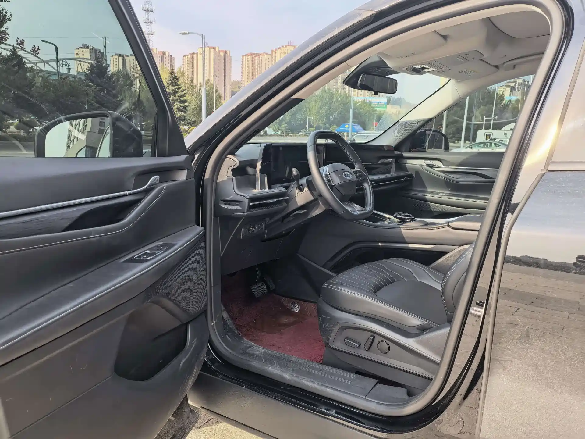 Photo 7 - Ford Edge