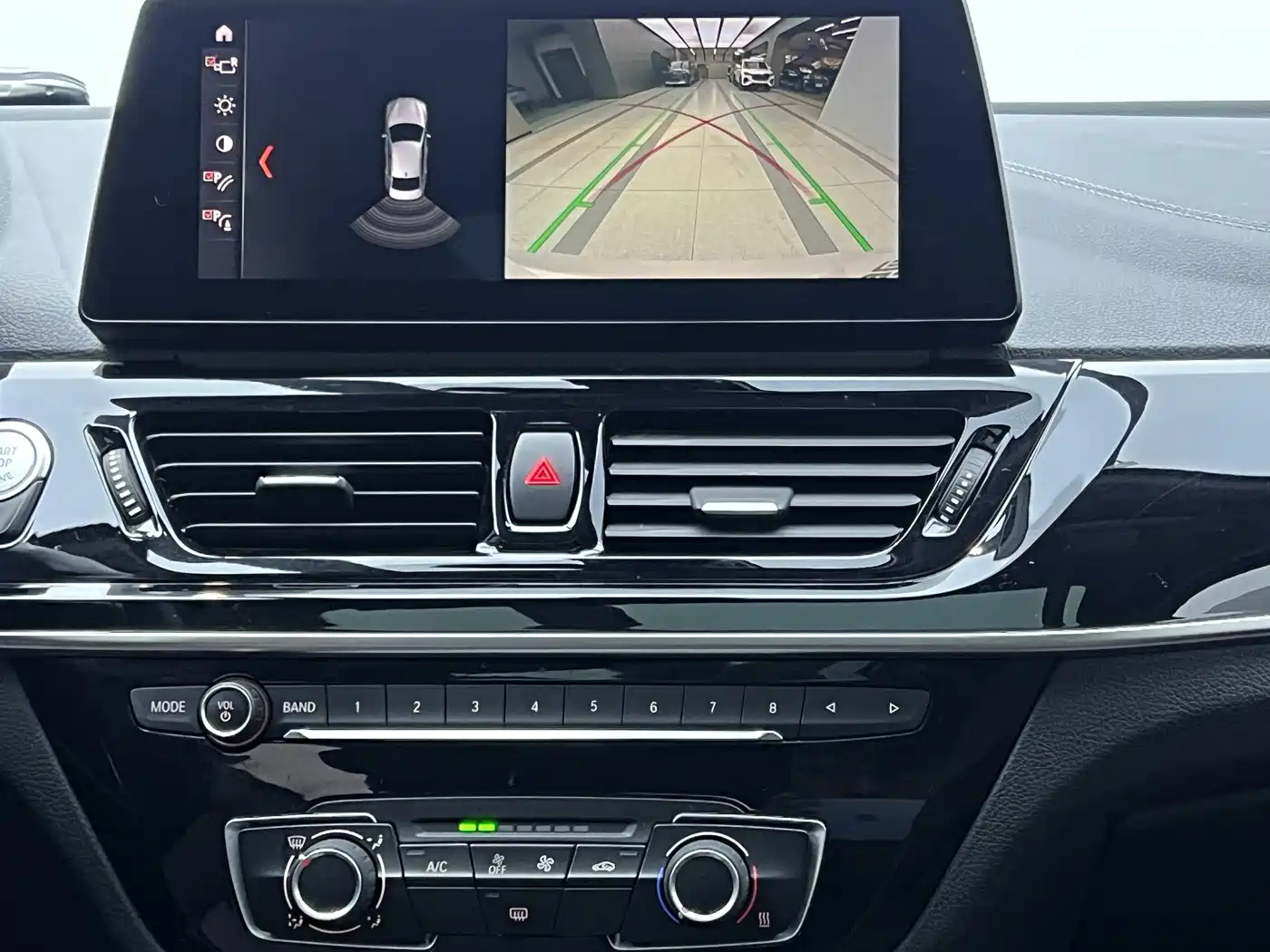 BMW 1 Series 2021 120i M Sport Shadow Edition фото 25
