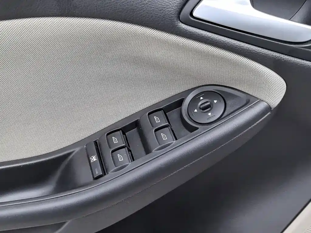 Фото 9 - Ford Focus