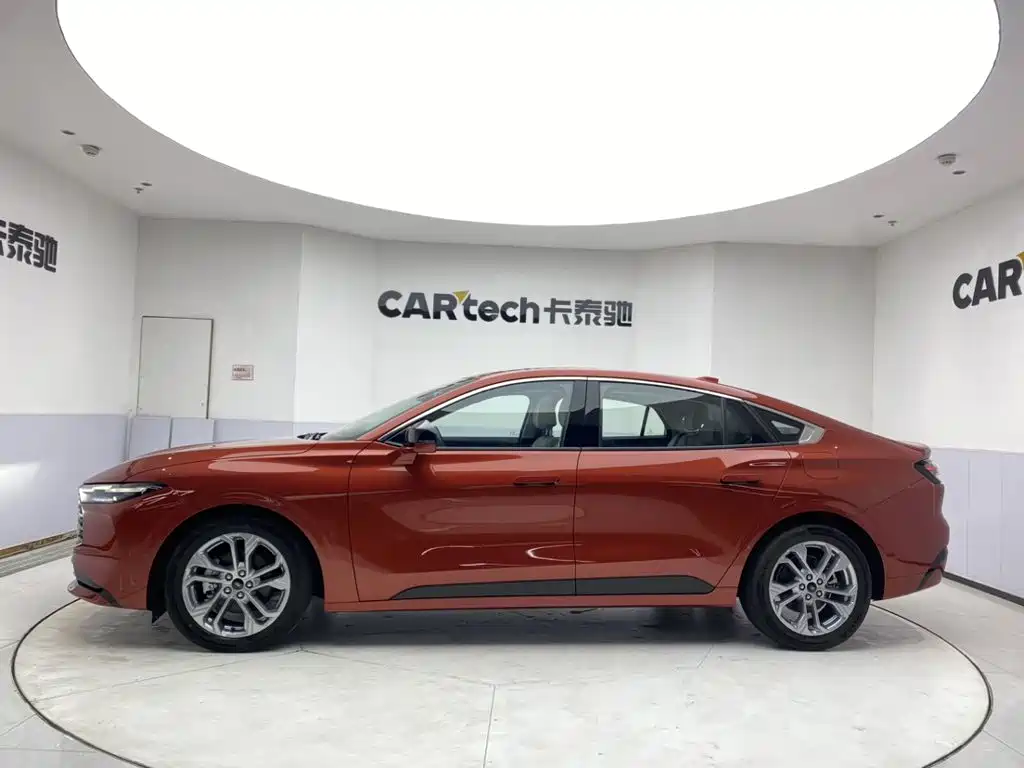 Фото 8 - Ford Mondeo