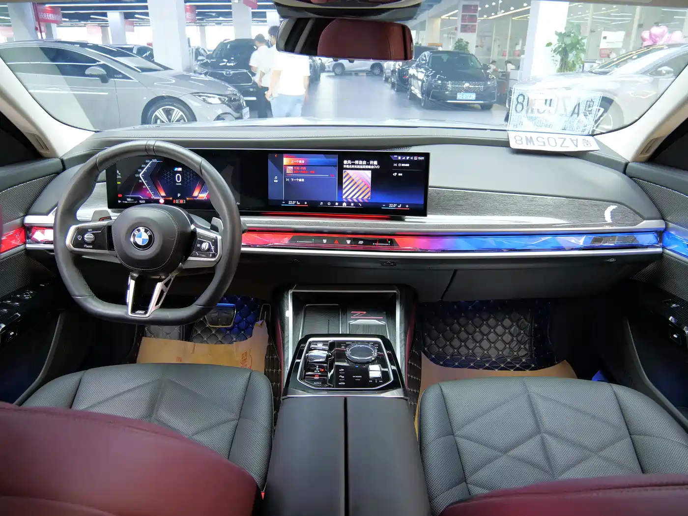 BMW 7 Series 2023 Model 735Li M Sport Package фото 12