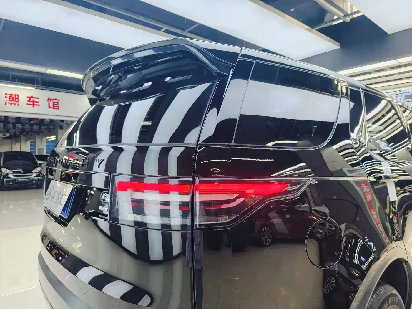 Land Rover Discovery 2019 3.0 SC V6 SE фото 18