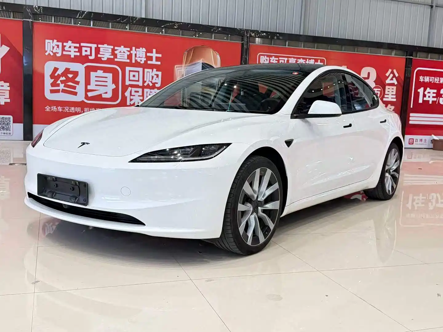 Фото 1 - Tesla Model 3