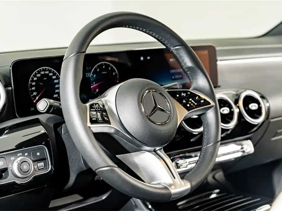 Mercedes-Benz A-Class 2024 Facelift A 180 L фото 11