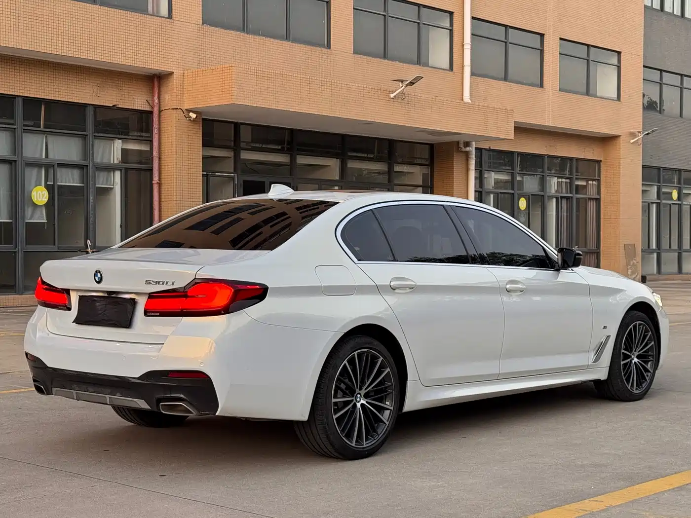 BMW 5 SERIES