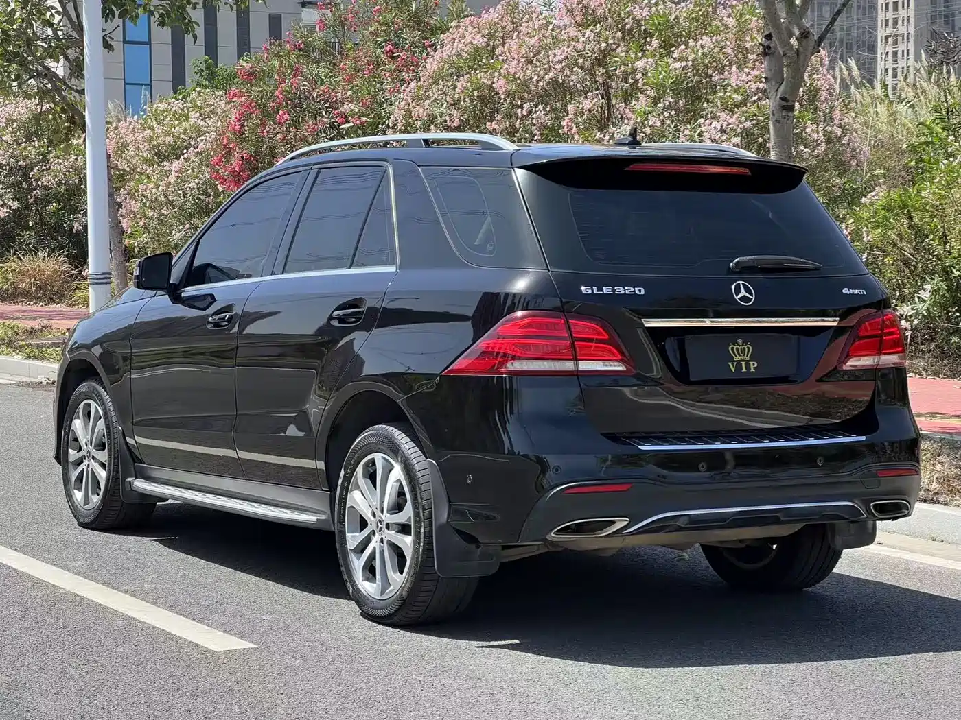 Mercedes-Benz GLE 2016 GLE 320 4MATIC Luxury фото 4