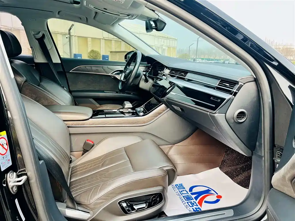 Audi A8 2019 A8L 50 TFSI quattro Comfort фото 13