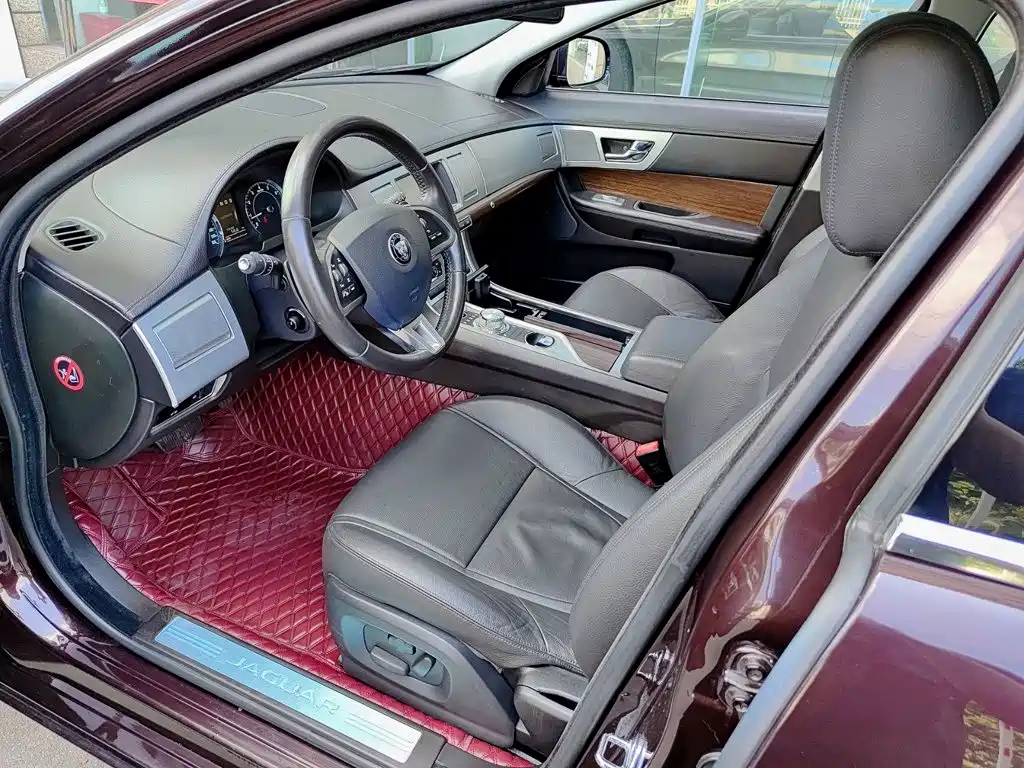 Jaguar XF 2015 2015 XF 2.0T Style Edition