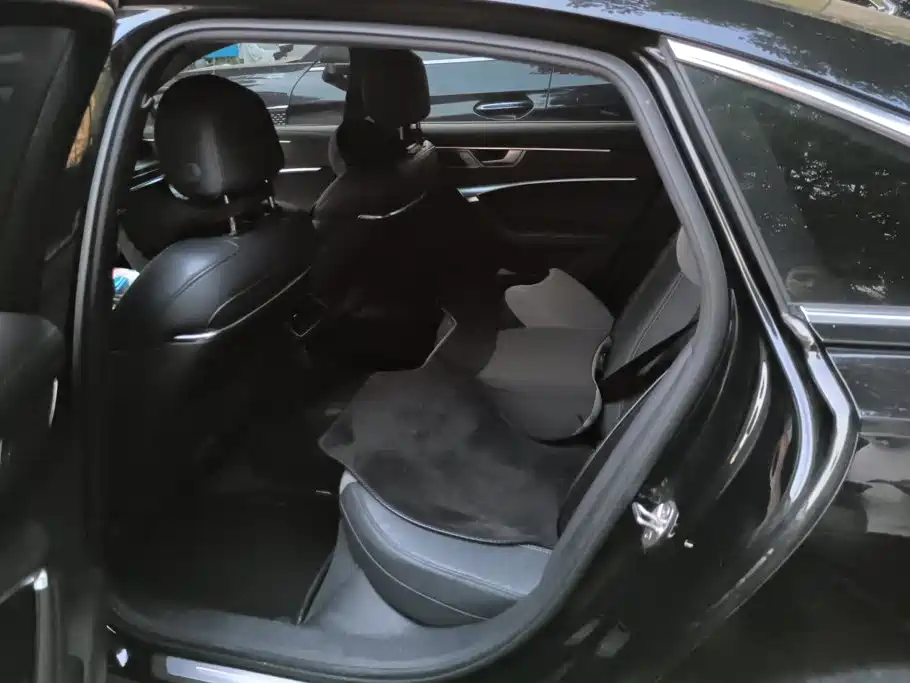 Photo 11 - Audi A6L