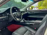 Фото 7 - Lexus ES