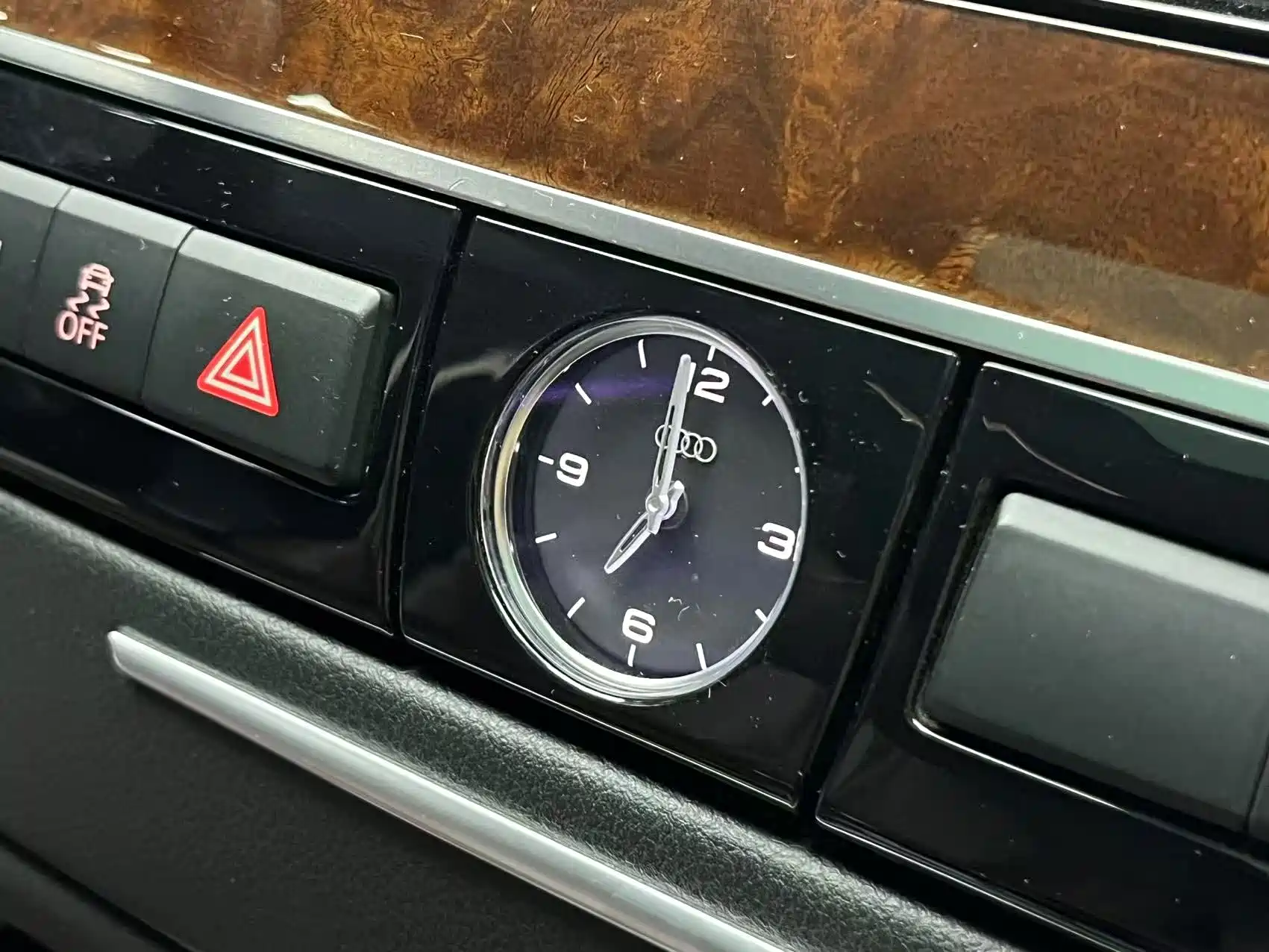 Photo 20 - Audi A8