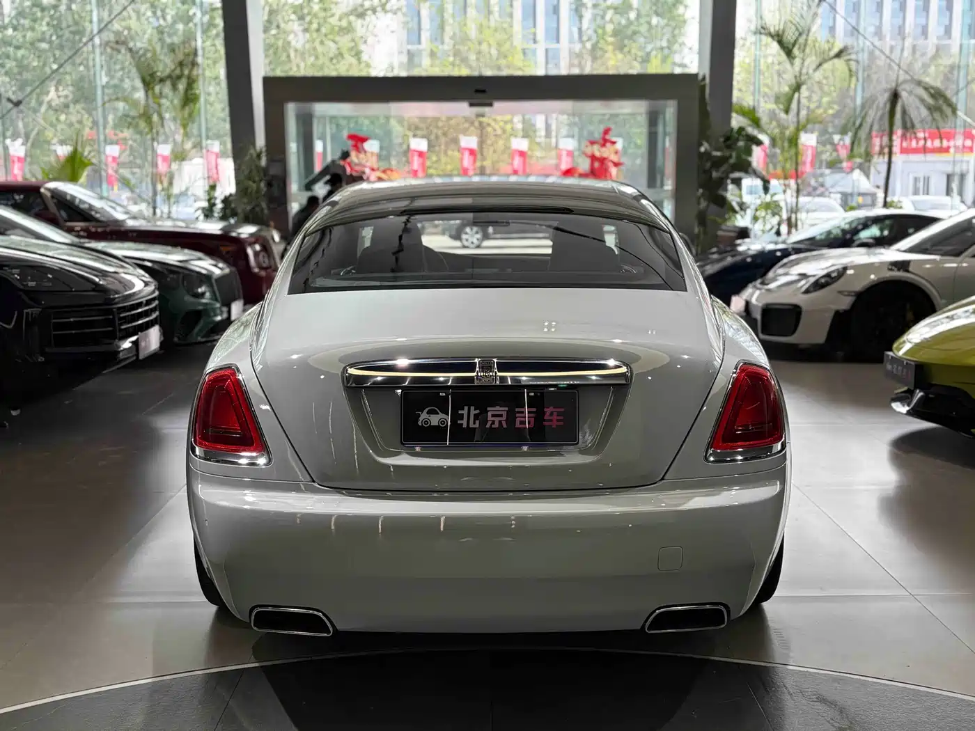 Rolls-Royce Wraith 2013 6.6T Standard фото 5