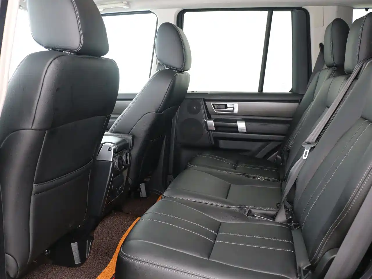 Land Rover Discovery 2013 3.0 SDV6 HSE Diesel фото 5