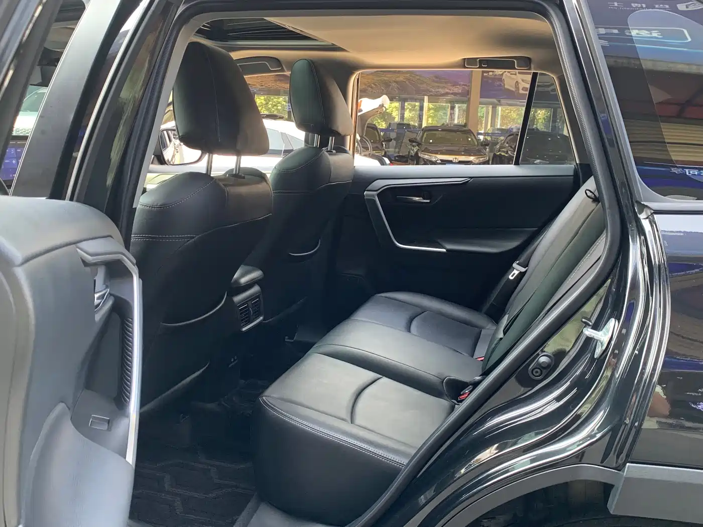 Toyota RAV4 Rongfang 2022 2.0L CVT 2WD Trend Edition фото 5