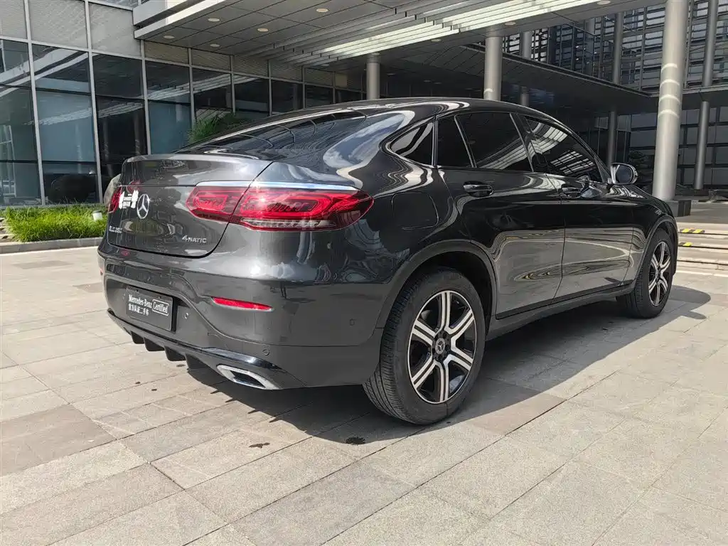 Mercedes-Benz GLC Coupe 2022 2022 GLC 260 4MATIC Coupe SUV